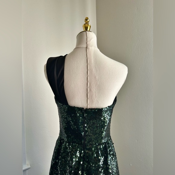 BRAND NEW Marchesa Black One Shoulder Green sequin Degrade Gown - Picture 6 of 7